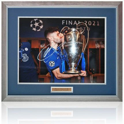 Christian Pulisic Chelsea Signed Champions of Europe Photograph 23x19in Framed