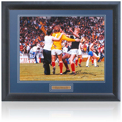Gordon McQueen Scotland Legend Hand Signed Photograph 23x19" Framed