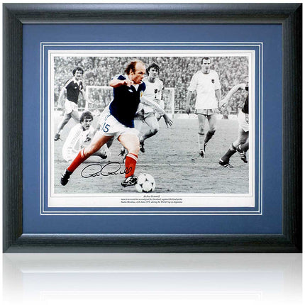 Archie Gemmill Scotland Legend Hand Signed World Cup 1978 Photograph 23x19" Framed