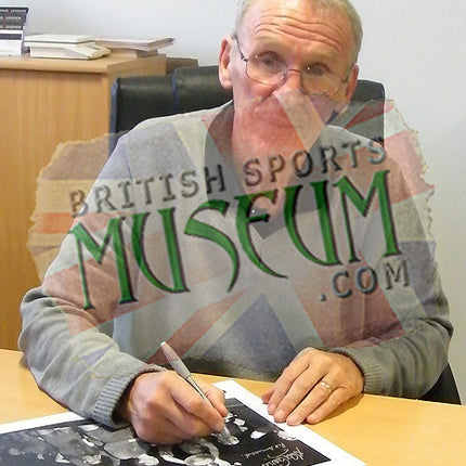 Manchester United 1968 European Cup Final Hand Signed by 6 Photograph 23x19" Framed